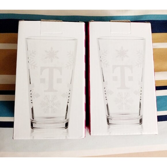 T-Mobile 2024 Christmas Holiday 16 OZ Glasses Snowflakes 2 Glasses New - Picture 1 of 4